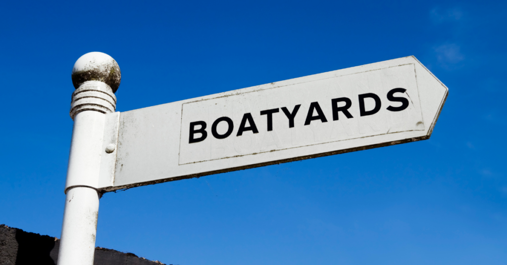 A sign stating "boatyards"